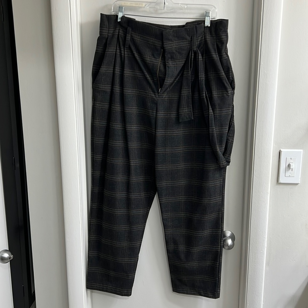 High waist trousers